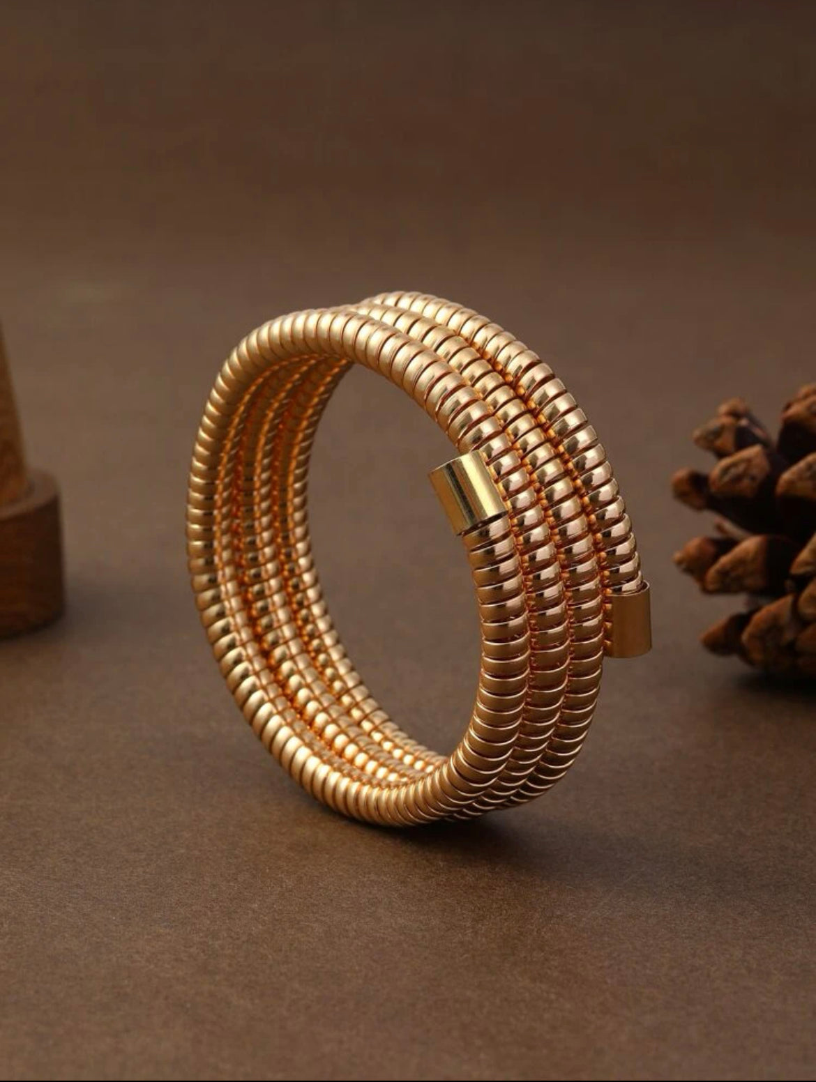 Swirl cuff