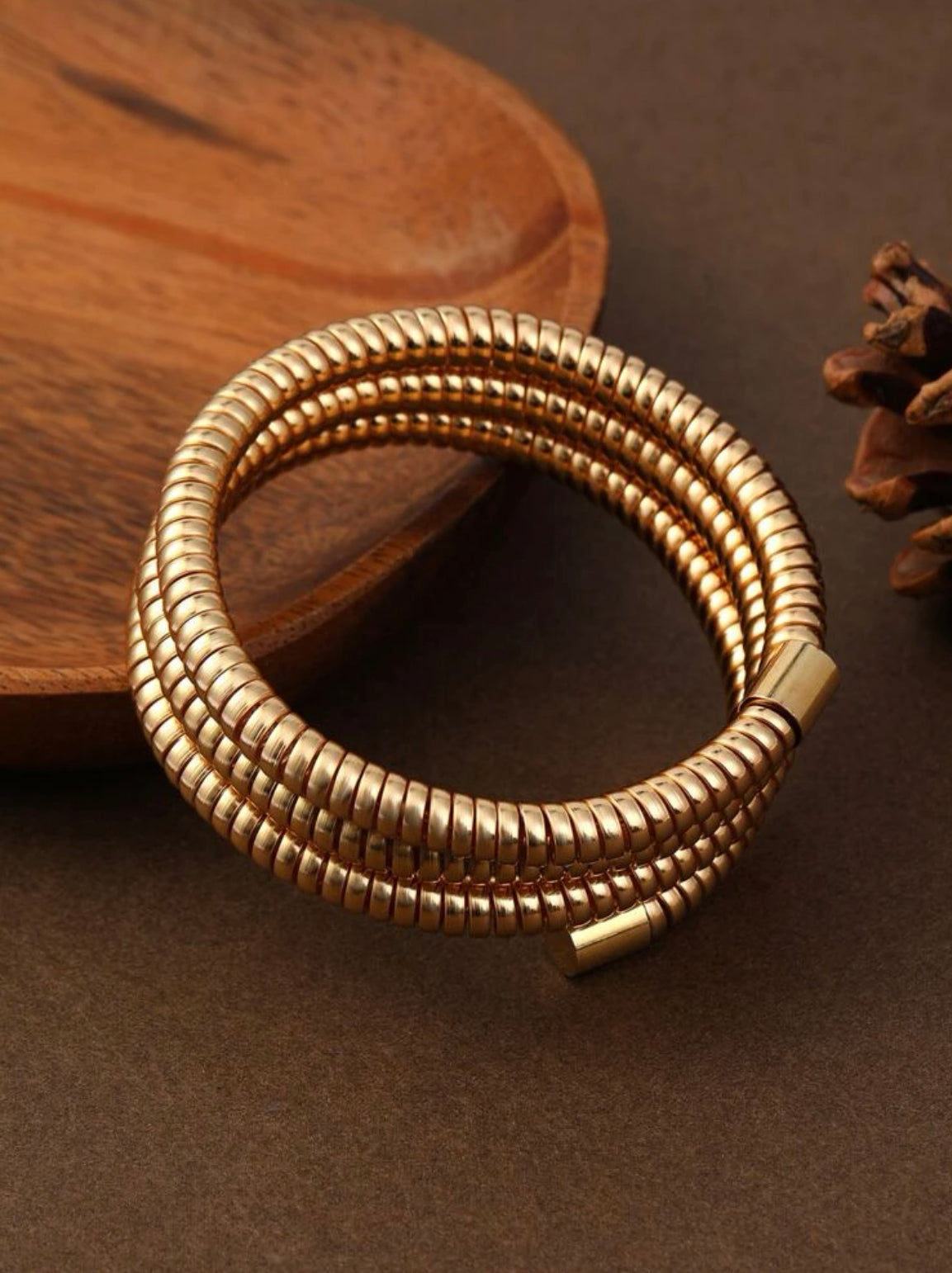 Swirl cuff