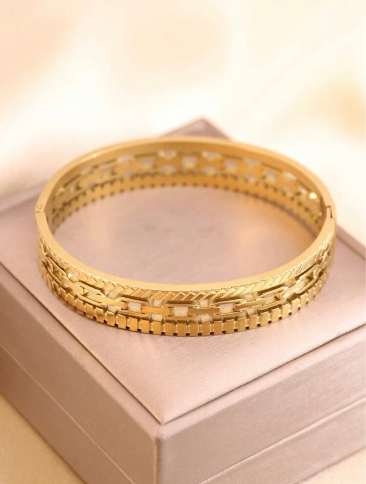 Gold Weave