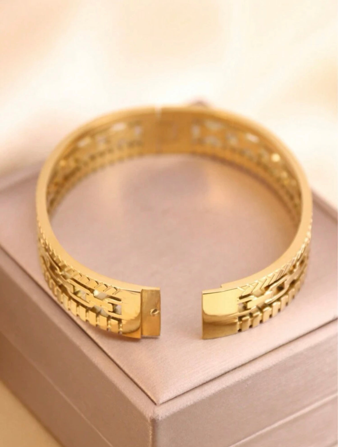 Gold Weave