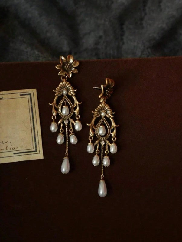Pearl Noir Chandelier