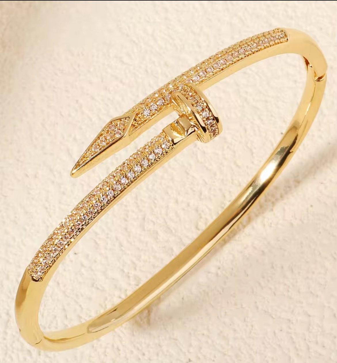 Luxe Nail
