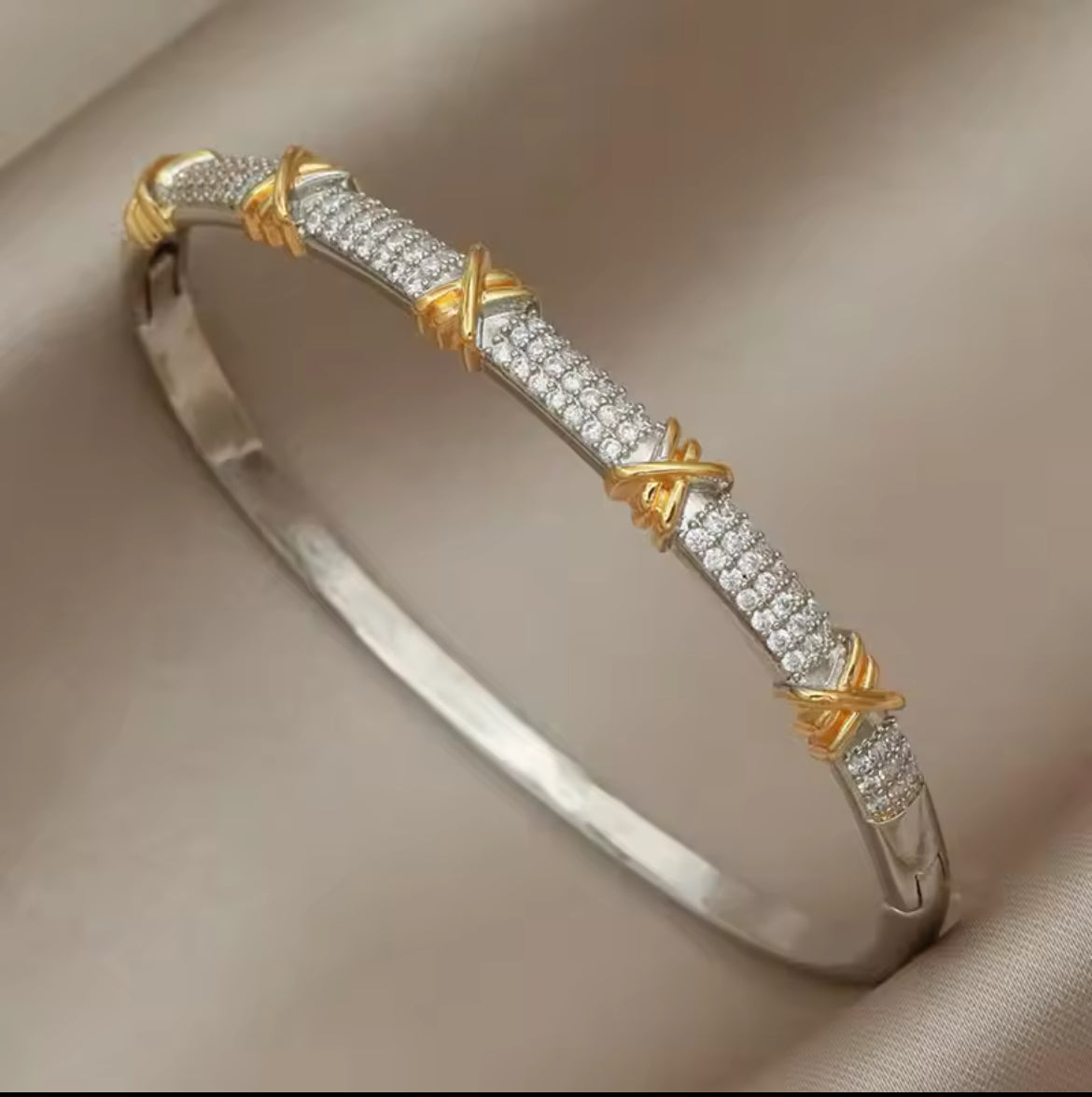 Crystal cross