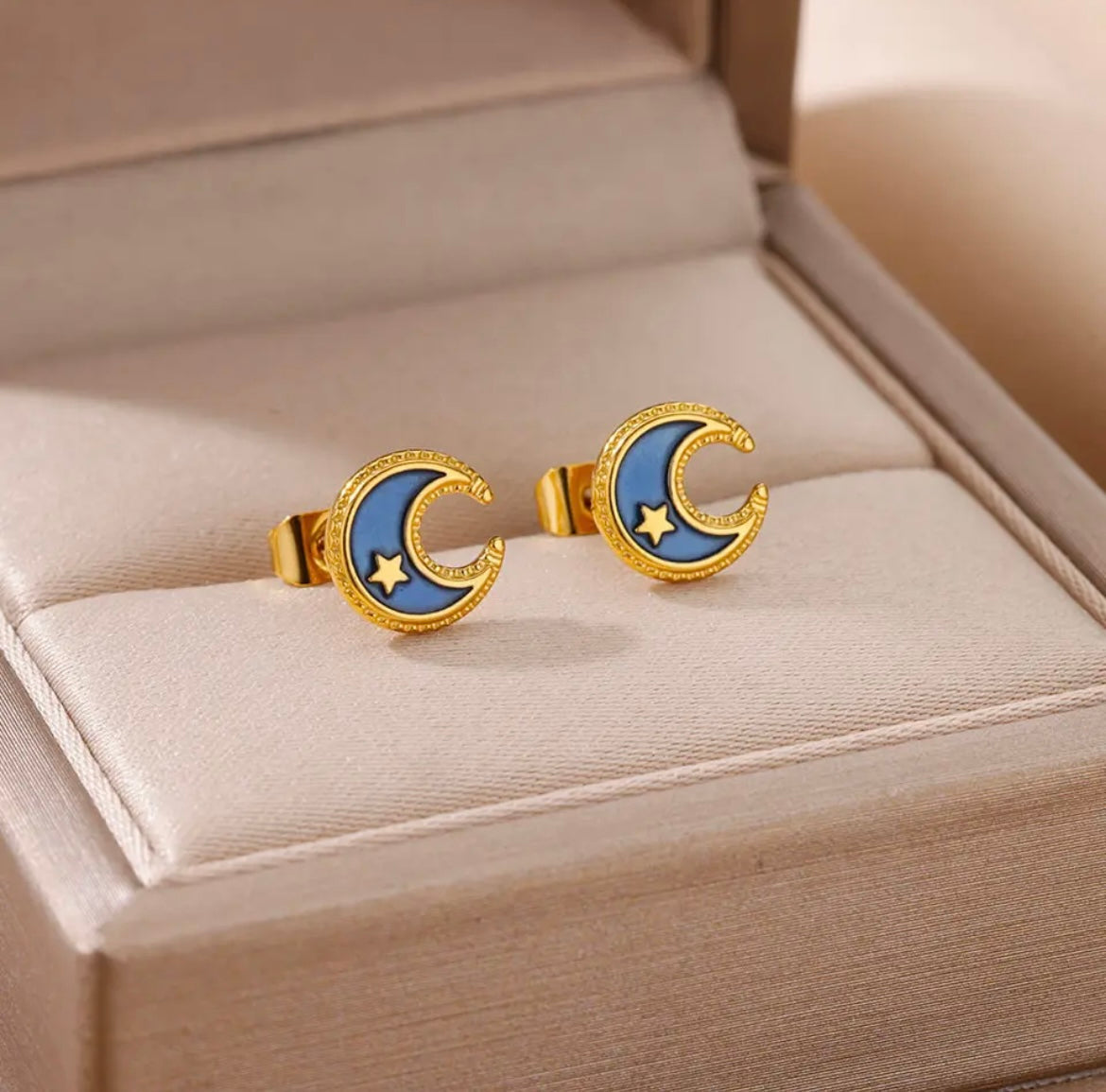 Dreamy Moon