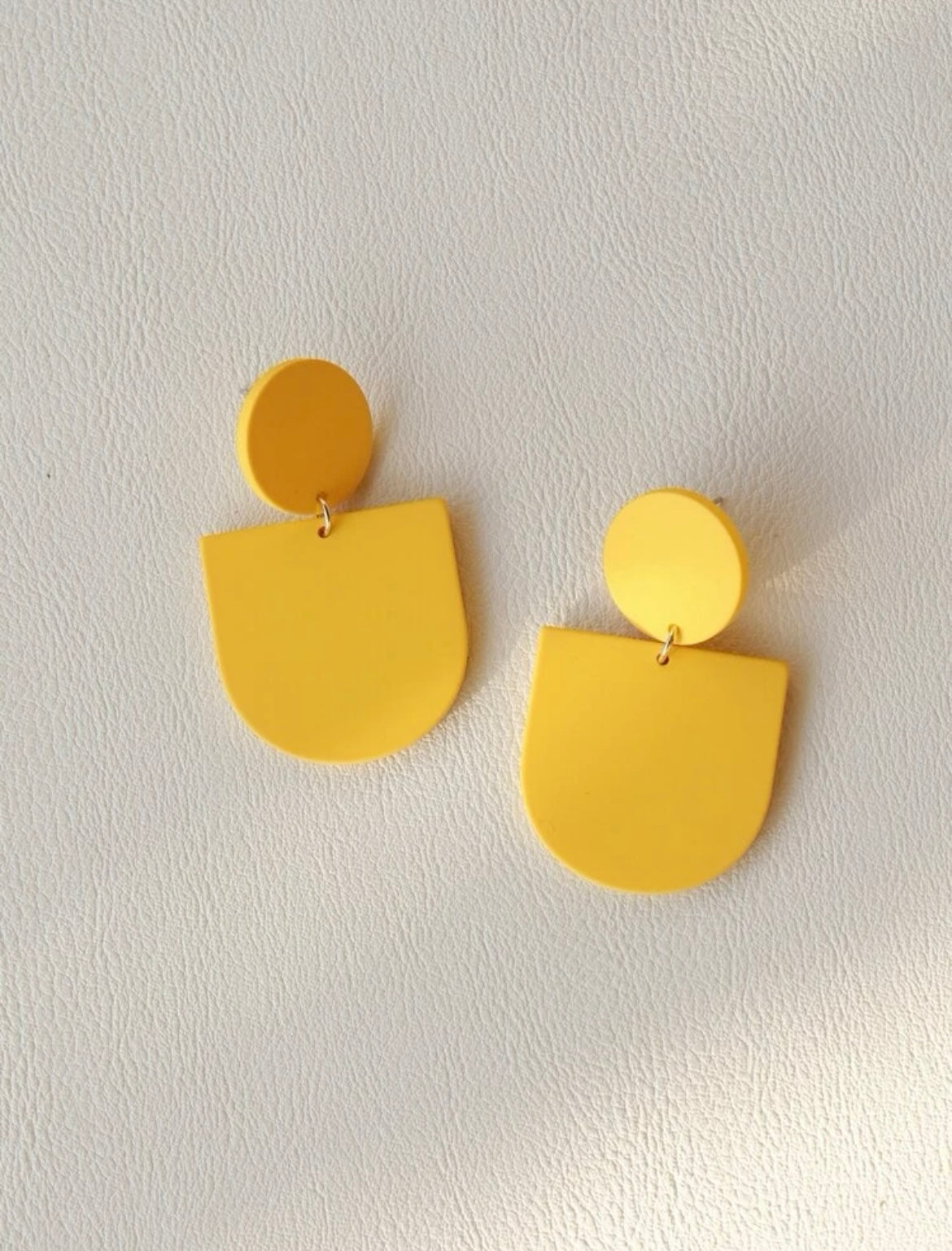 Ochre sand