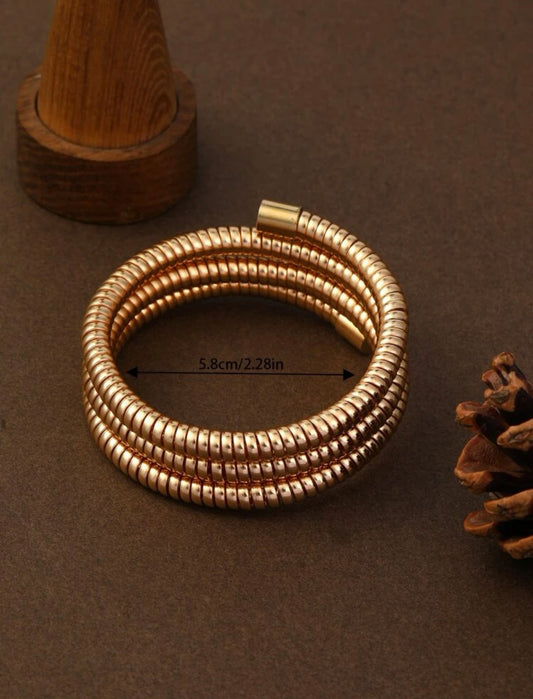 Swirl cuff