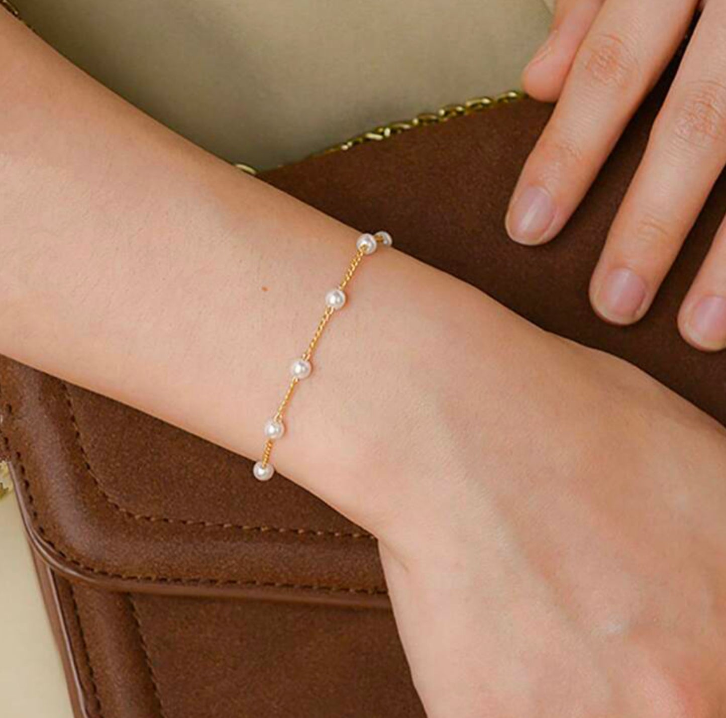 Luna Pearl Chain