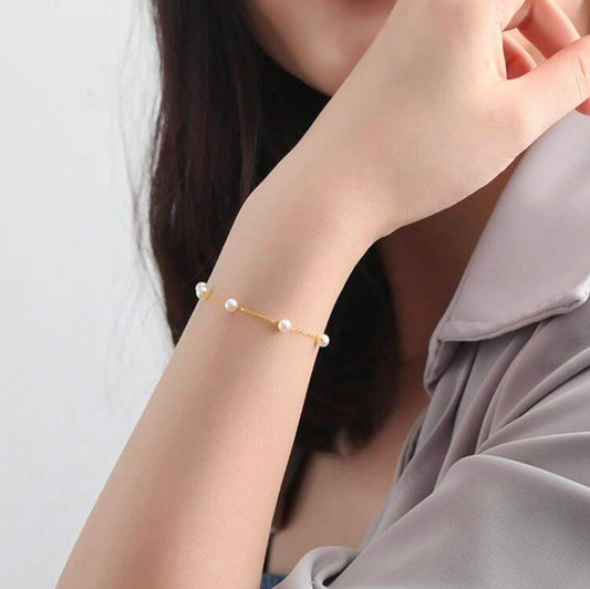 Luna Pearl Chain