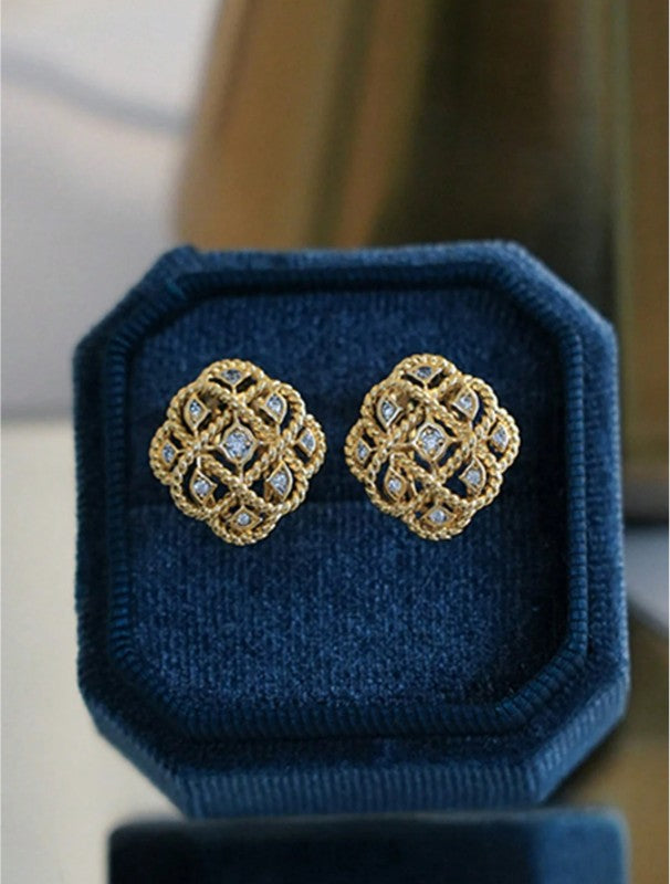 Diamond Lattice Studs