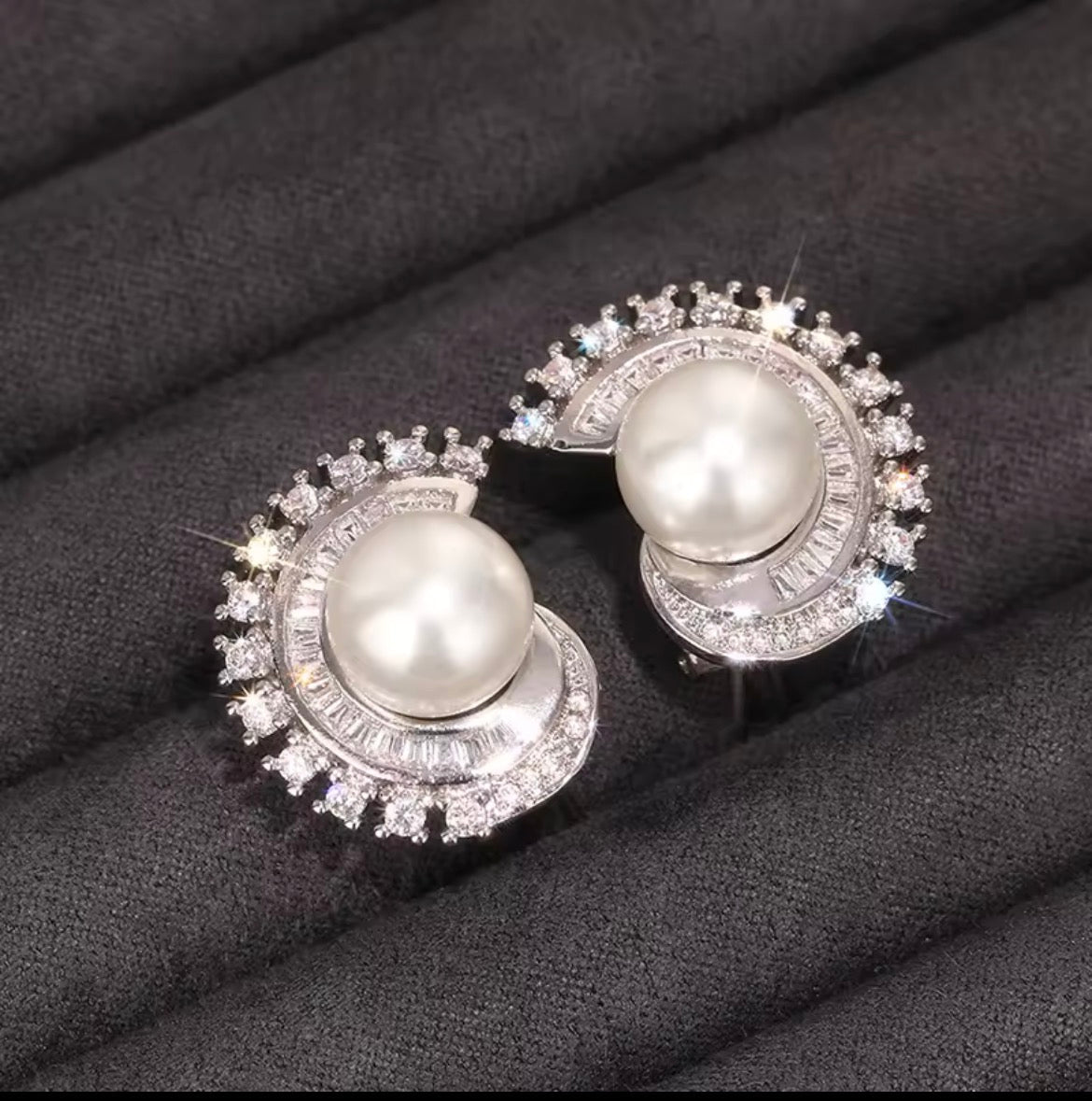 Luna Pearl Halo