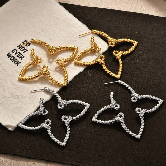 Twist Knot Hoops
