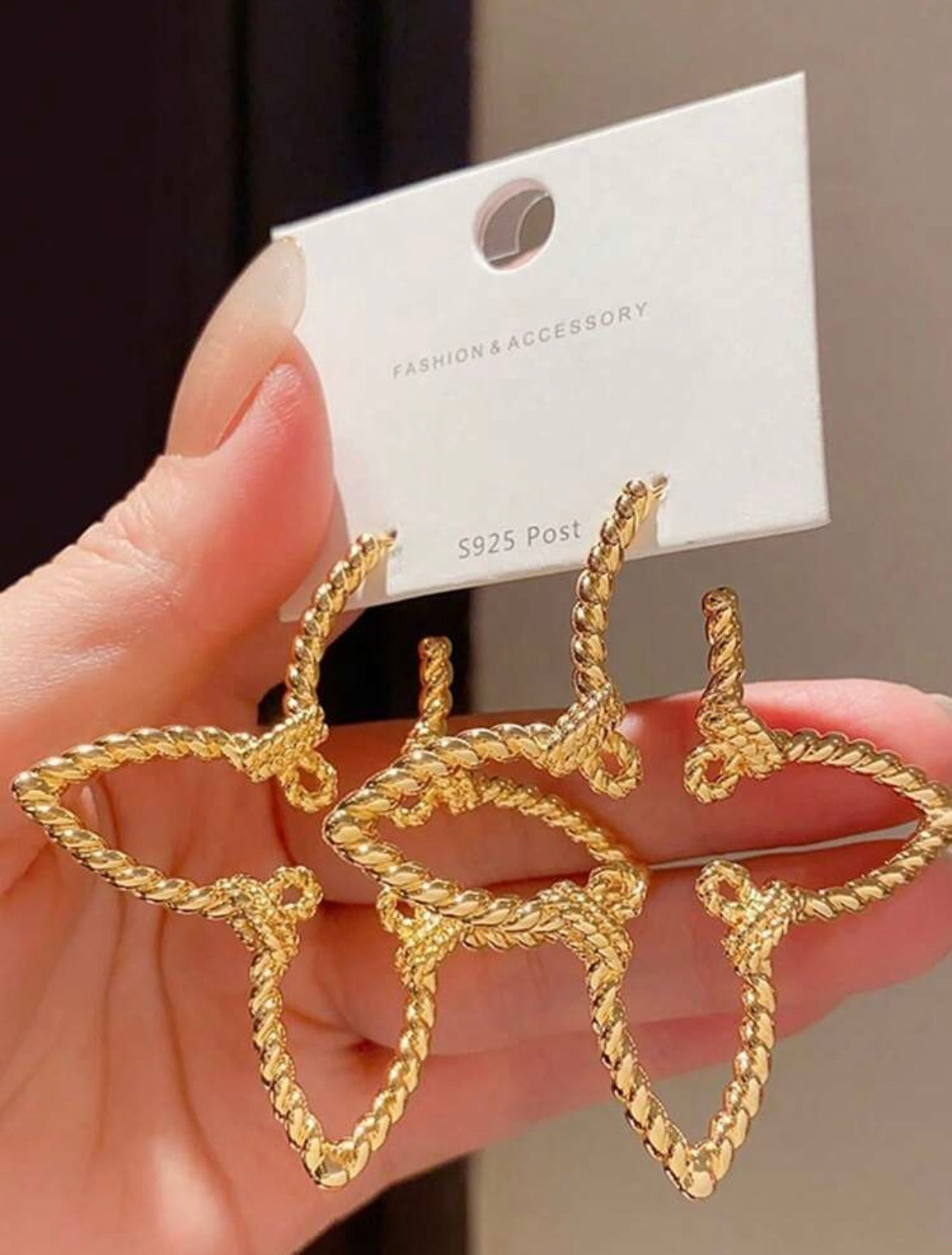 Twist Knot Hoops