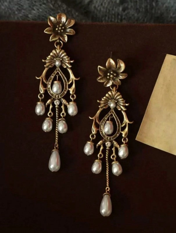 Pearl Noir Chandelier