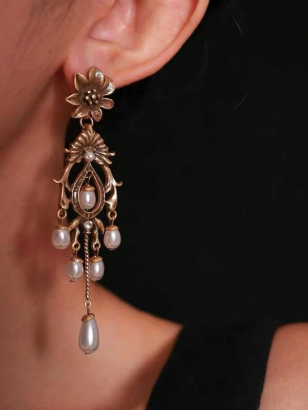 Pearl Noir Chandelier