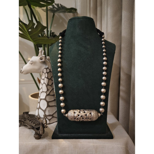 Saanjh Carved Barrel Necklace