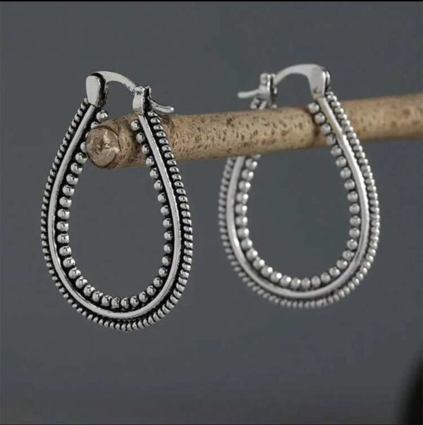 Tribal Teardrop