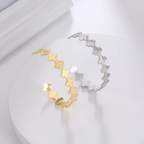 Clover - Image 4
