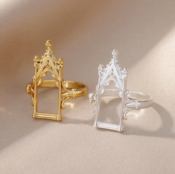 Royal Crest - Image 2