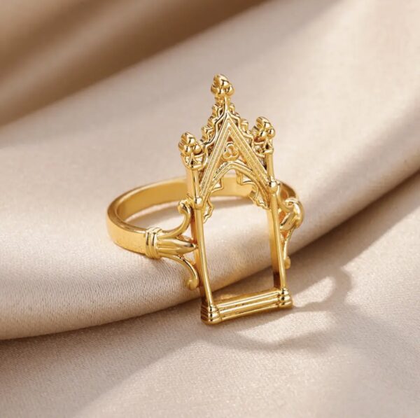 Royal Crest - Image 3
