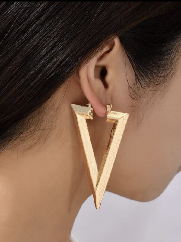 Triangular - Image 2